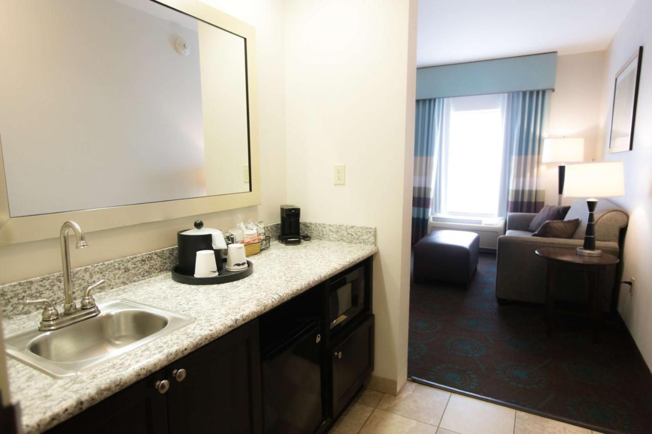 Hampton Inn & Suites Middlebury Екстер'єр фото