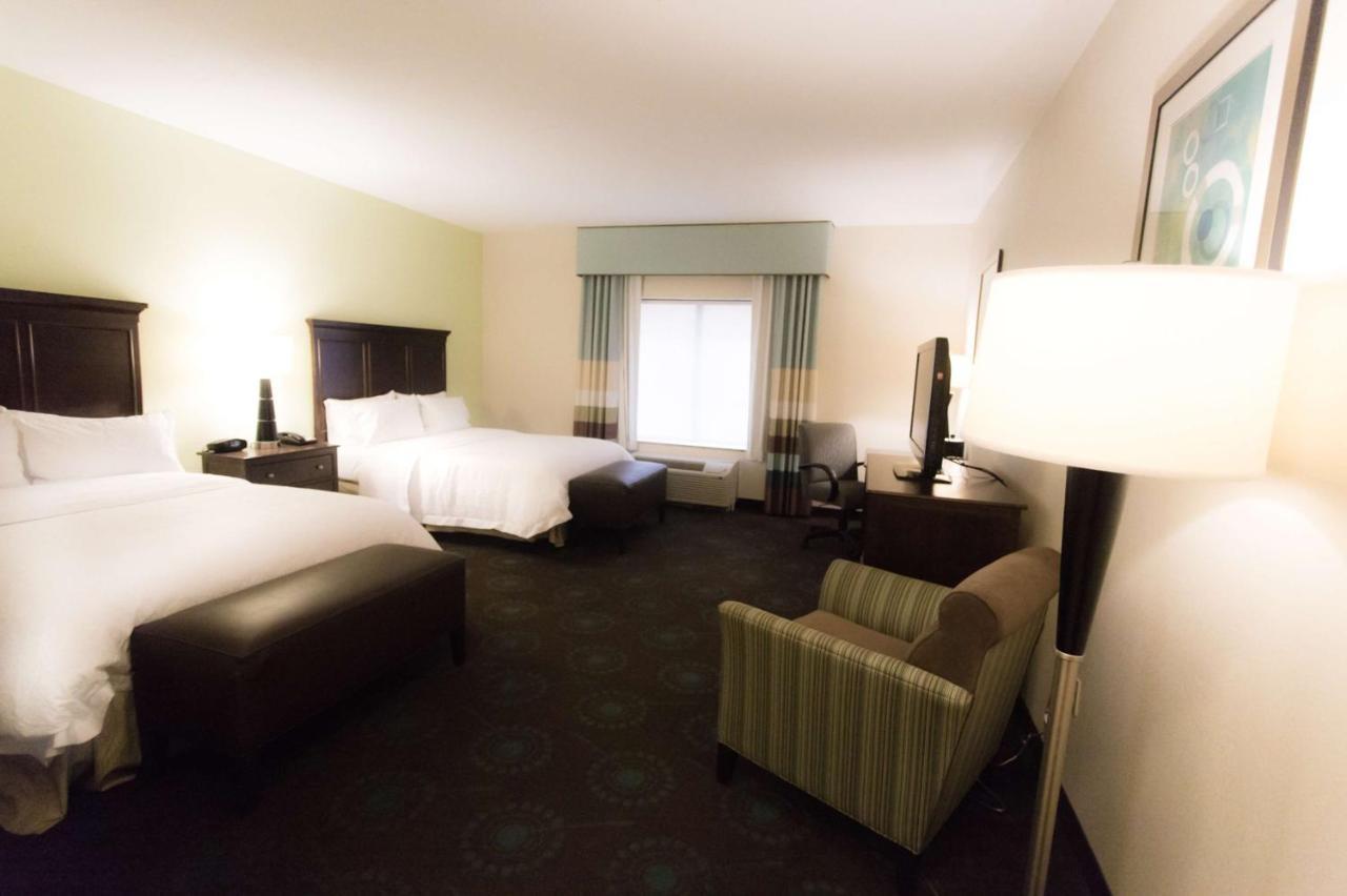 Hampton Inn & Suites Middlebury Екстер'єр фото