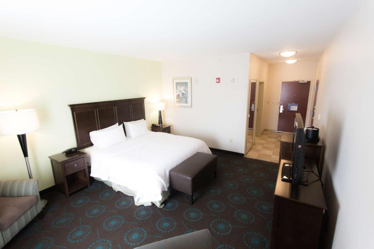 Hampton Inn & Suites Middlebury Екстер'єр фото