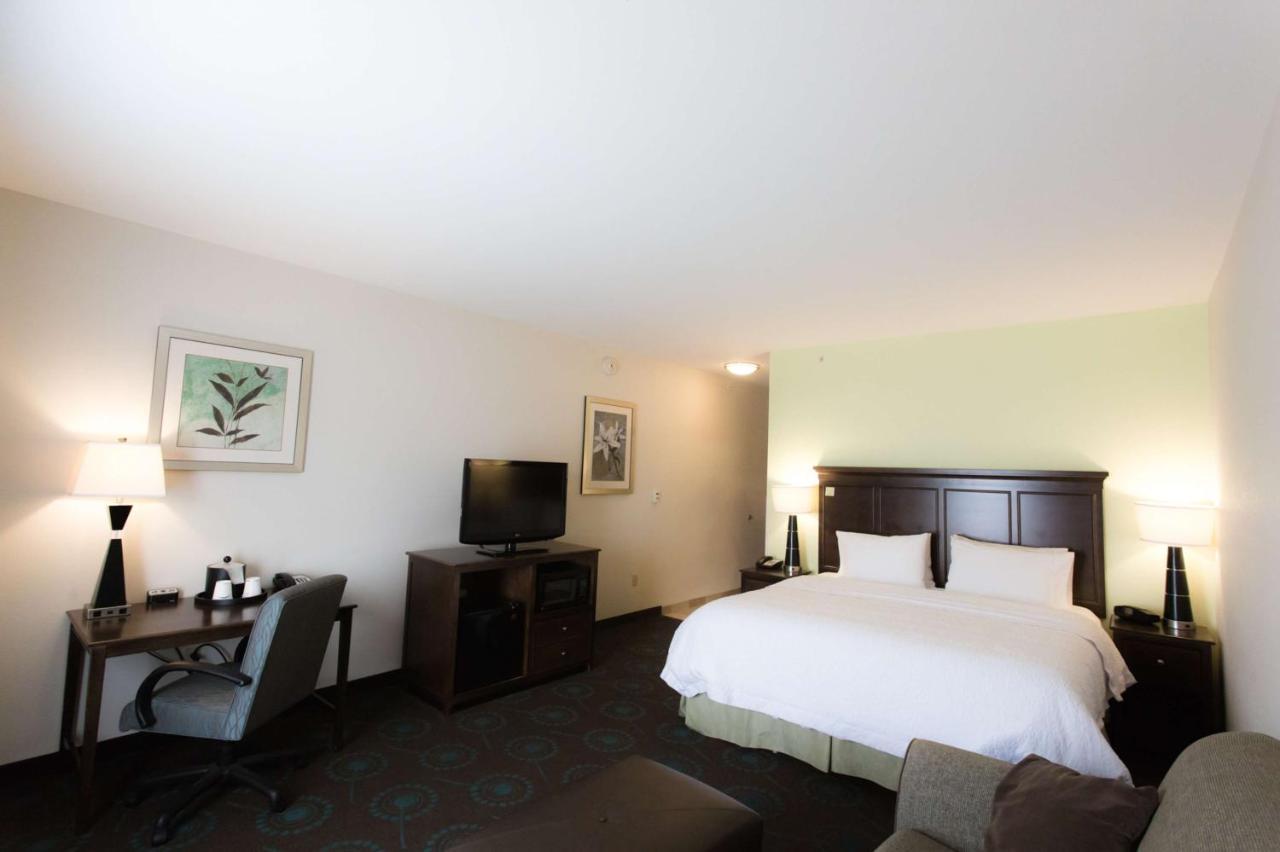 Hampton Inn & Suites Middlebury Екстер'єр фото