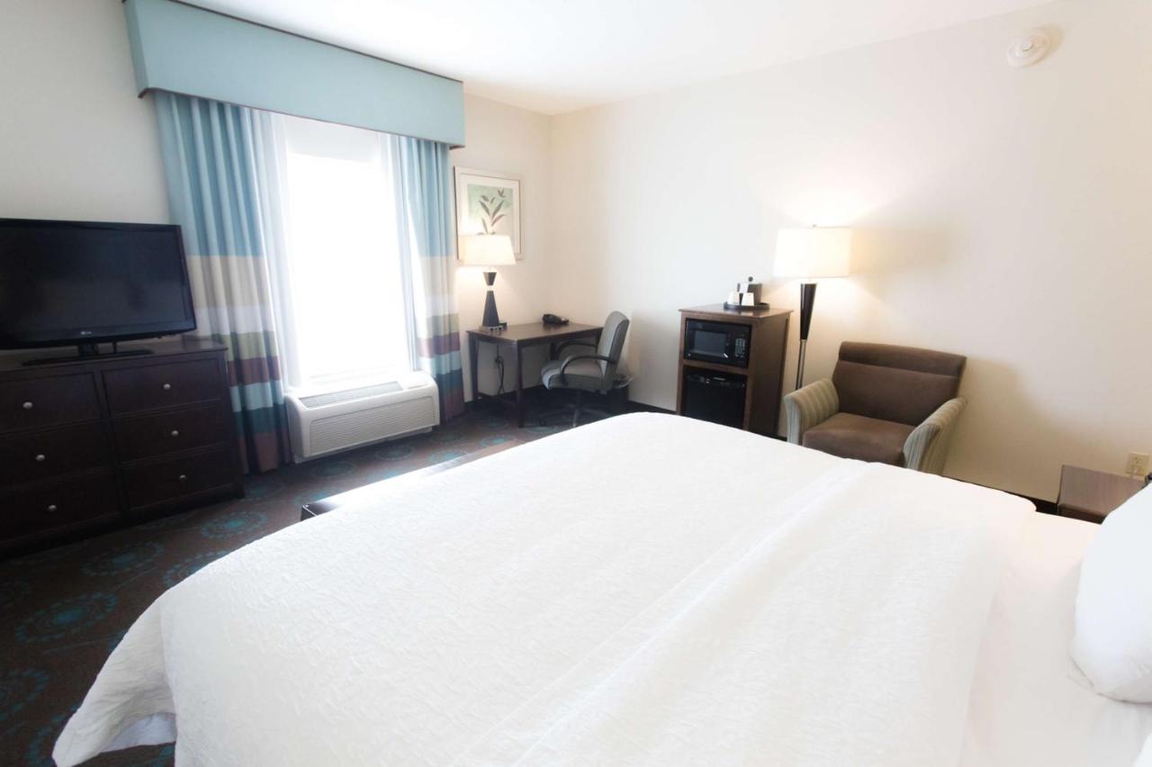 Hampton Inn & Suites Middlebury Екстер'єр фото