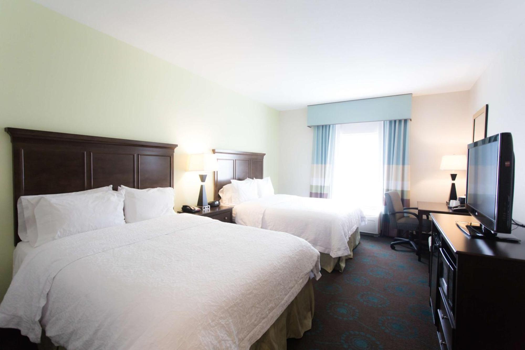 Hampton Inn & Suites Middlebury Екстер'єр фото