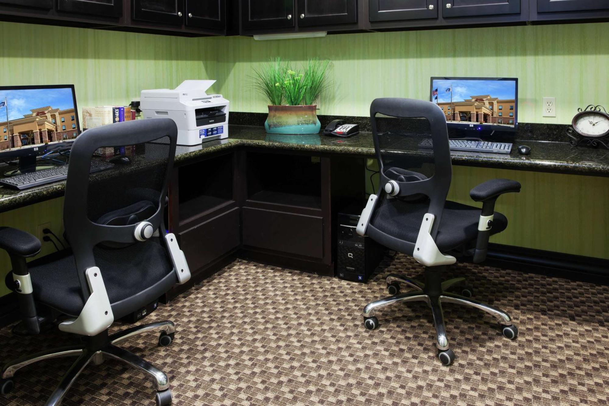 Hampton Inn & Suites Middlebury Екстер'єр фото