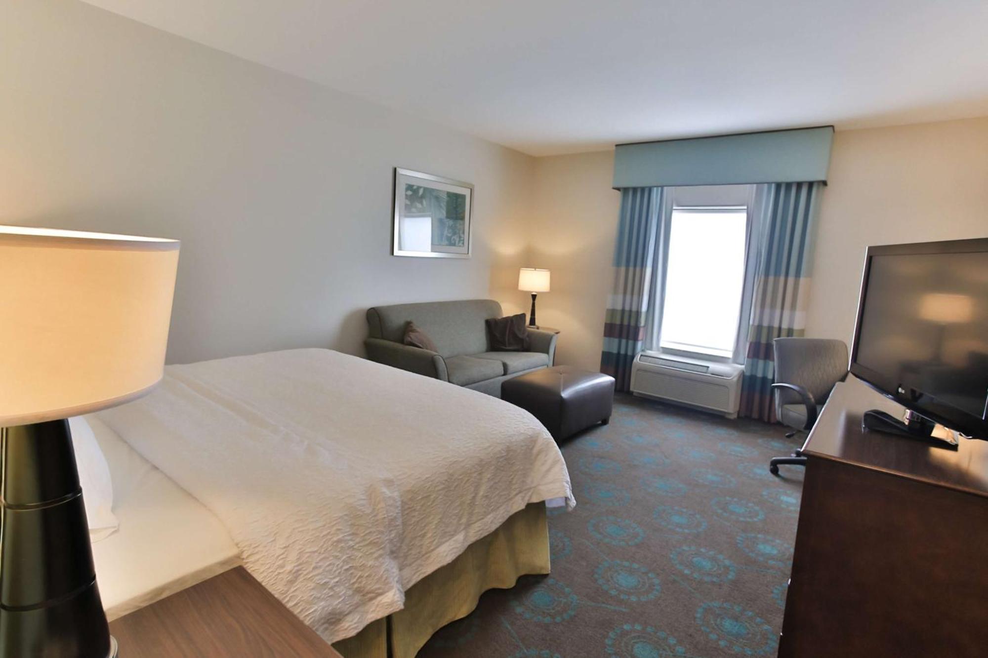 Hampton Inn & Suites Middlebury Екстер'єр фото