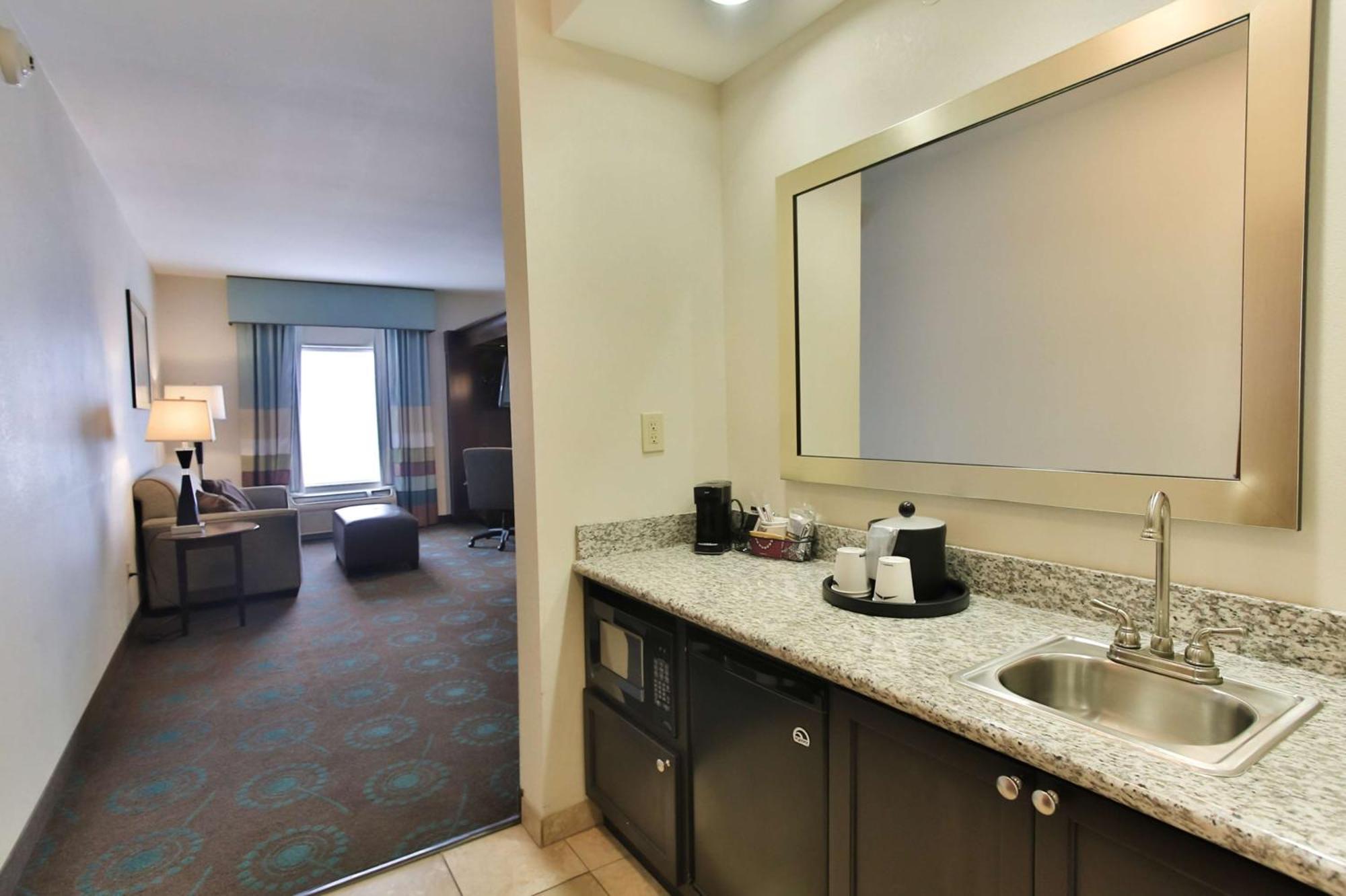 Hampton Inn & Suites Middlebury Екстер'єр фото