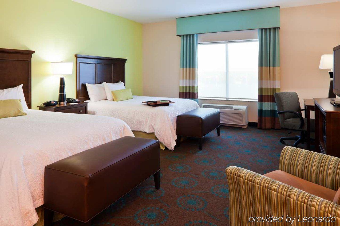 Hampton Inn & Suites Middlebury Номер фото